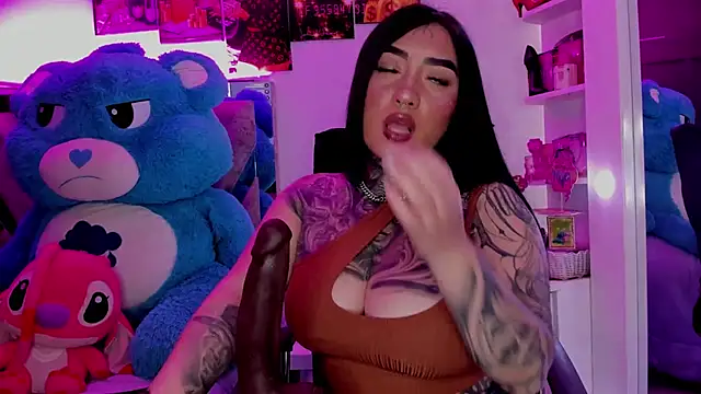 CloeeBeckam online show from April 2026 08:04:01 PM