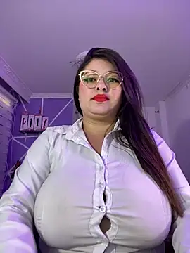Snapshot of MiiaaJoness chatting on February 2025 03:04:01 PM MiiaaJoness online show from February 2025 03:04:01 PM