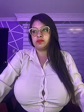 Snapshot of MiiaaJoness chatting on October 2025 02:40:01 PM MiiaaJoness online show from October 2025 02:40:01 PM