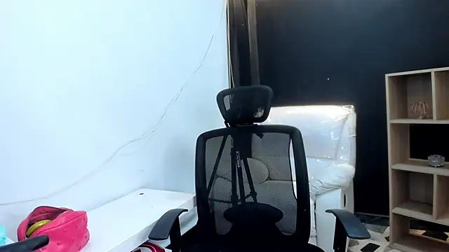 CelesteBrucee online show from December 2024 04:13:01 AM