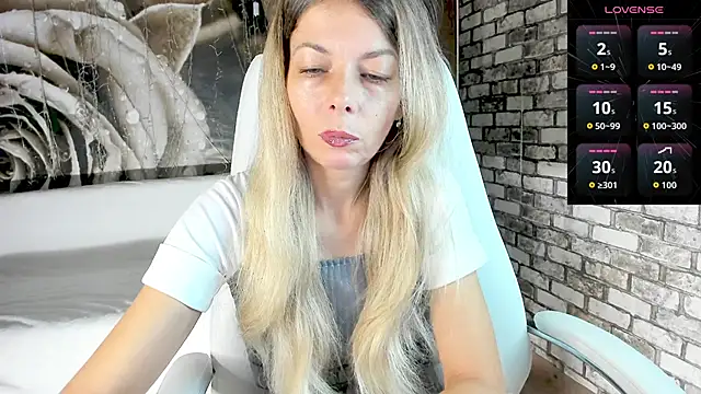 Eva Melow online show from October 2025 02:15:02 PM