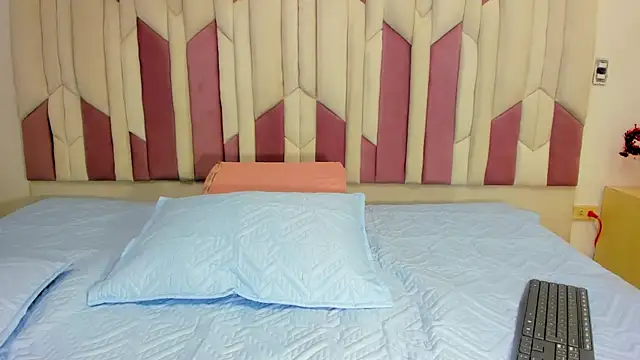 lucyy gray online show from February 2025 03:06:02 AM