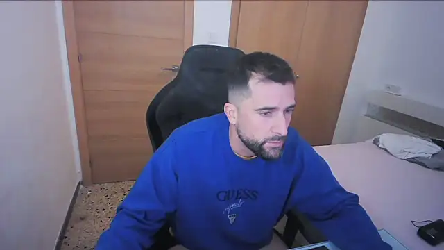 alex877x online show from November 2025 12:11:02 PM