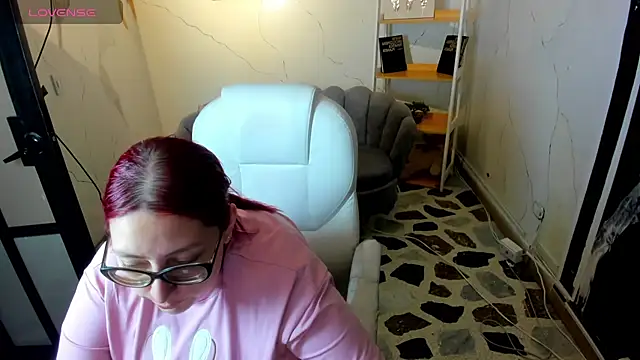 Snapshot of NiickyJones chatting on September 2025 09:14:02 PM NiickyJones online show from September 2025 09:14:02 PM