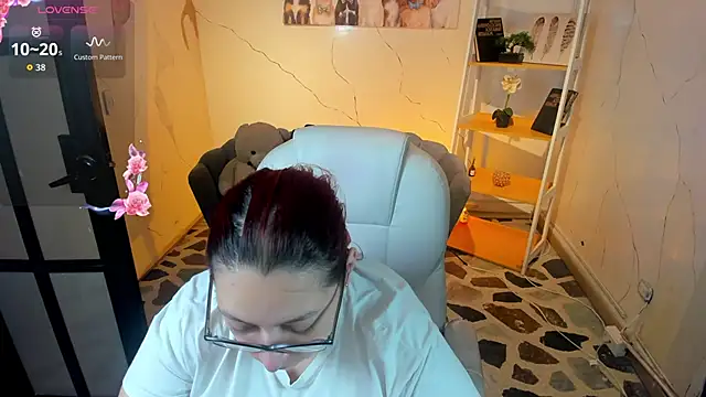 Snapshot of NiickyJones chatting on November 2025 01:24:01 PM NiickyJones online show from November 2025 01:24:01 PM