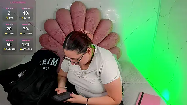 NiickyJones online show from February 2026 10:24:02 PM