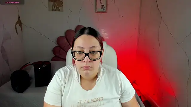 NiickyJones online show from February 2026 10:37:01 PM