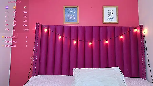 Snapshot of littlee_emilyy_ chatting on January 2025 03:05:02 AM littlee emilyy  online show from January 2025 03:05:02 AM