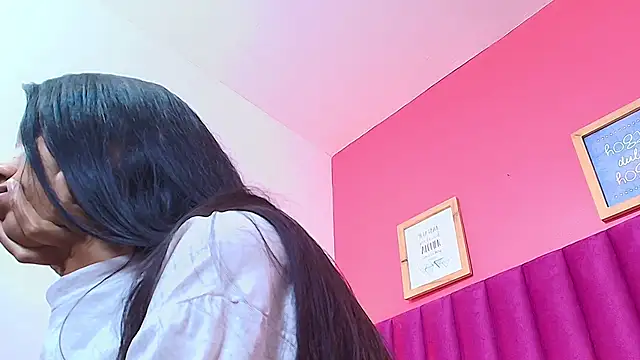 Snapshot of littlee_emilyy_ chatting on January 2025 08:57:02 AM littlee emilyy  online show from January 2025 08:57:02 AM