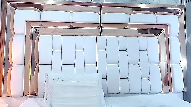 Snapshot of littlee_emilyy_ chatting on February 2025 09:11:01 AM littlee emilyy  online show from February 2025 09:11:01 AM