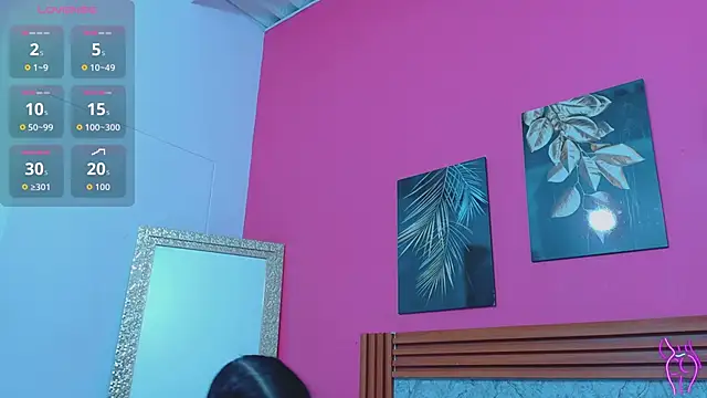 littlee emilyy  online show from April 2026 12:43:02 PM