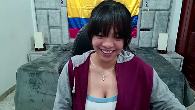 Snapshot of laureentt_ chatting on June 2026 03:15:02 AM laureentt online show from June 2026 03:15:02 AM