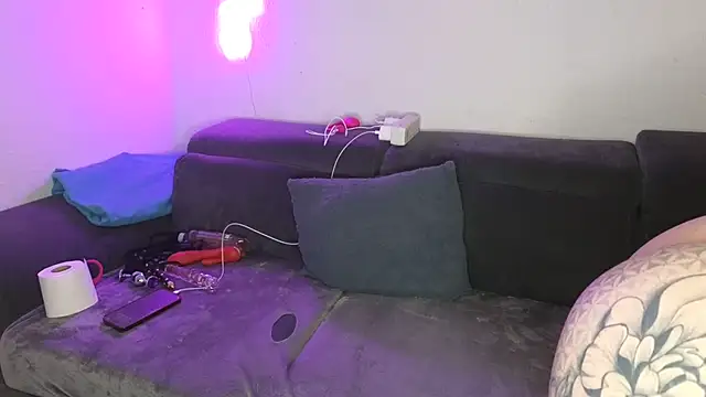 Furby13 online show from January 2025 09:47:01 PM