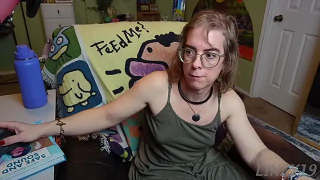 Linzy 19 online show from February 2025 12:19:01 AM