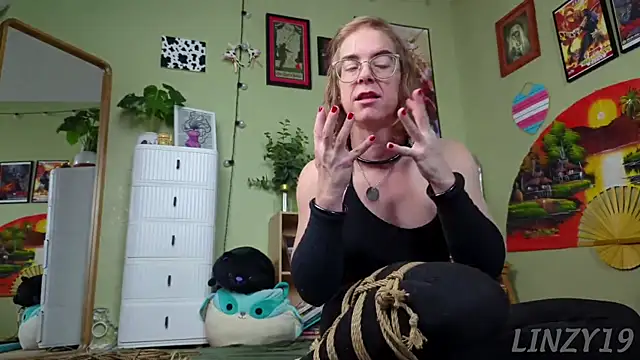 Linzy 19 online show from February 2025 04:07:01 AM