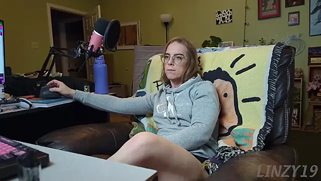 Linzy 19 online show from March 2025 02:36:01 AM