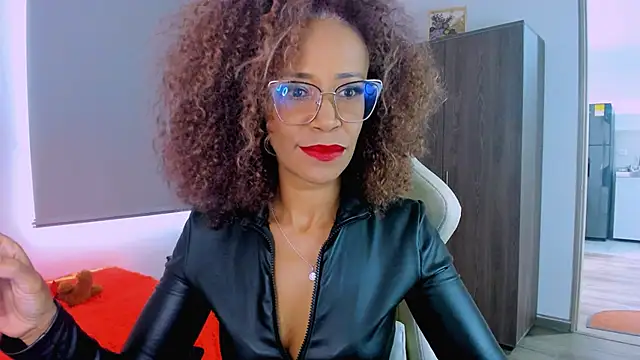 ScarlettMalbec online show from June 2026 09:02:01 PM
