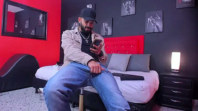 Thiagogomez online show from November 2025 12:39:02 PM