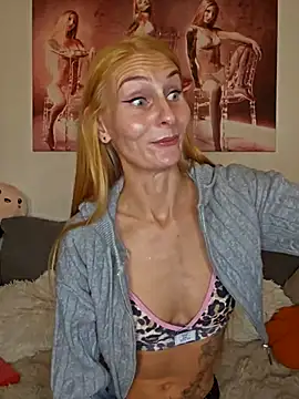 LessiaMia online show from October 2025 04:46:01 PM