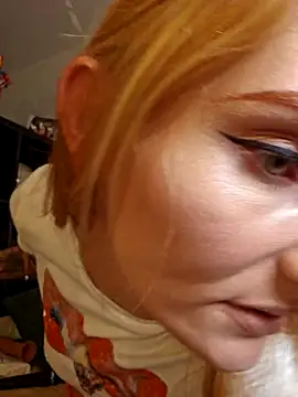 LessiaMia online show from April 2026 07:59:01 PM