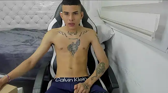 Snapshot of hot_king20 chatting on February 2025 07:21:01 PM hot king20 online show from February 2025 07:21:01 PM