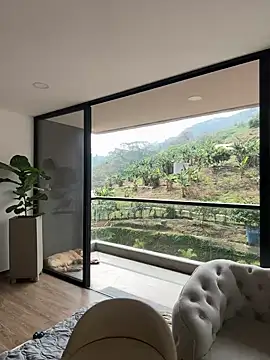 Snapshot of Helenbronwx chatting on February 2025 03:39:01 PM Helenbronwx online show from February 2025 03:39:01 PM