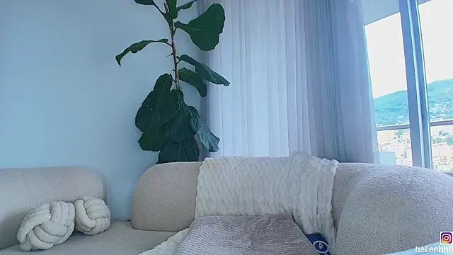 Helenbronwx online show from July 2026 09:54:01 PM