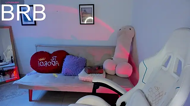 Snapshot of sweet_pink_ chatting on May 2026 01:31:01 PM sweet pink online show from May 2026 01:31:01 PM
