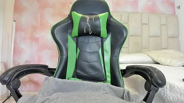 aida rose  online show from April 2026 08:58:02 PM