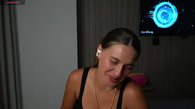 Snapshot of HarleyDeess chatting on June 2026 07:46:01 PM HarleyDeess online show from June 2026 07:46:01 PM
