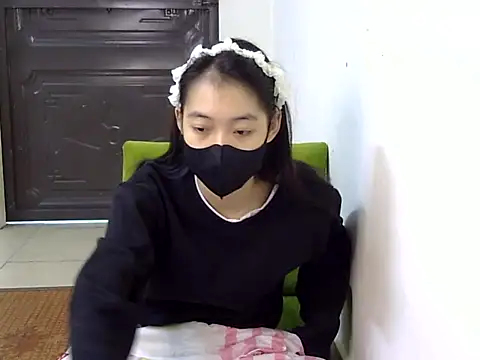 Snapshot of DA-EUN chatting on December 2024 02:41:02 AM DA-EUN online show from December 2024 02:41:02 AM