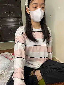 Snapshot of DA-EUN chatting on December 2024 01:29:02 AM DA-EUN online show from December 2024 01:29:02 AM