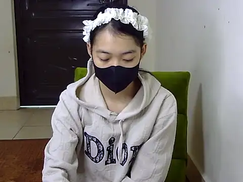 Snapshot of DA-EUN chatting on December 2024 03:36:02 AM DA-EUN online show from December 2024 03:36:02 AM