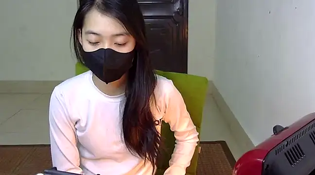 Snapshot of DA-EUN chatting on March 2025 08:33:02 AM DA-EUN online show from March 2025 08:33:02 AM