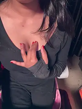 sexy-simmy online show from February 2026 06:36:02 PM