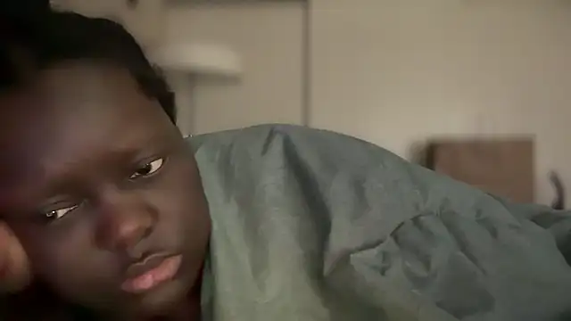 Snapshot of Yagurl__west chatting on January 2025 10:26:01 PM Yagurl west online show from January 2025 10:26:01 PM