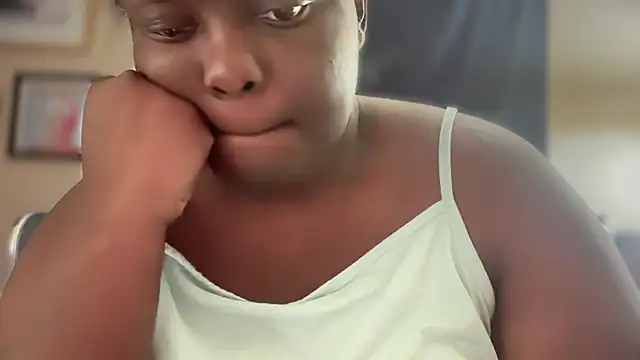 Snapshot of Yagurl__west chatting on March 2025 09:37:02 PM Yagurl west online show from March 2025 09:37:02 PM