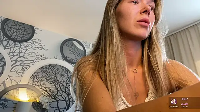 Snapshot of viviann_evans chatting on June 2026 01:06:01 AM viviann evans online show from June 2026 01:06:01 AM