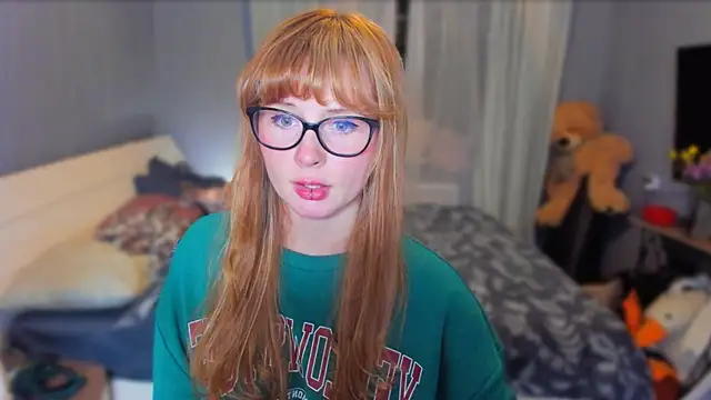 KlementinaBbG online show from October 2025 08:40:01 PM