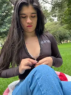 ambar-adaams online show from June 2026 09:35:02 PM