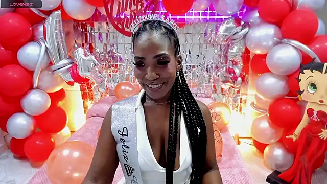 kimmturner online show from October 2025 02:28:02 PM