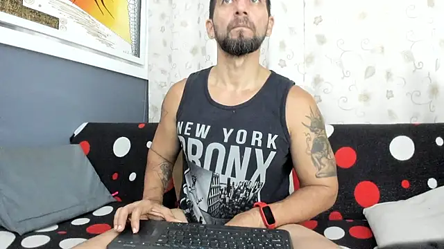 Snapshot of JULESLAKES chatting on October 2025 02:51:02 PM JULESLAKES online show from October 2025 02:51:02 PM