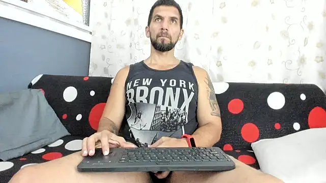 Snapshot of JULESLAKES chatting on October 2025 04:08:02 PM JULESLAKES online show from October 2025 04:08:02 PM