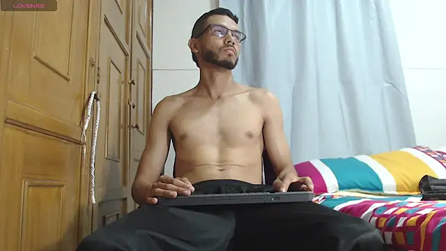 russthiago online show from May 2026 02:11:02 PM