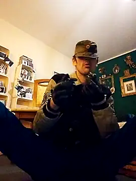 Snapshot of prolltop chatting on October 2025 12:19:02 AM prolltop online show from October 2025 12:19:02 AM