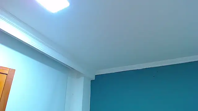 danna- roouss online show from February 2026 12:56:02 AM