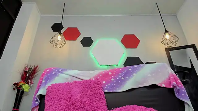 martinaclark online show from September 2025 04:17:02 AM