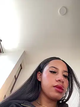 Snapshot of LauraSweett chatting on September 2025 08:30:01 PM LauraSweett online show from September 2025 08:30:01 PM