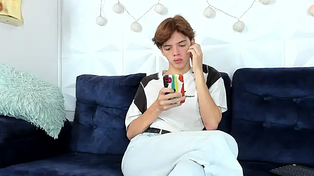 daniel hot03 online show from March 2025 01:48:01 PM