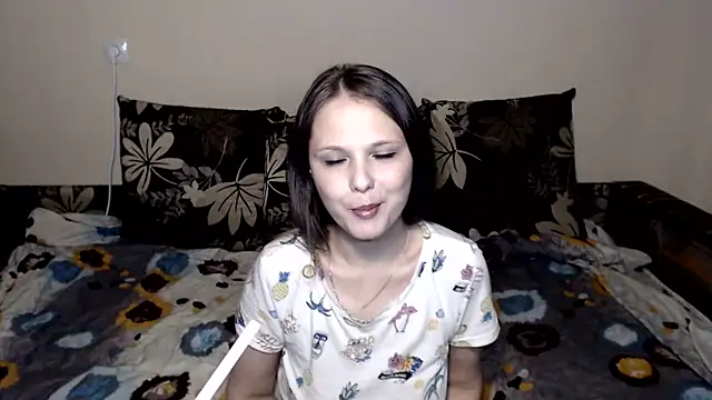 Snapshot of Nika_Shiny chatting on June 2026 05:20:01 AM Nika Shiny online show from June 2026 05:20:01 AM